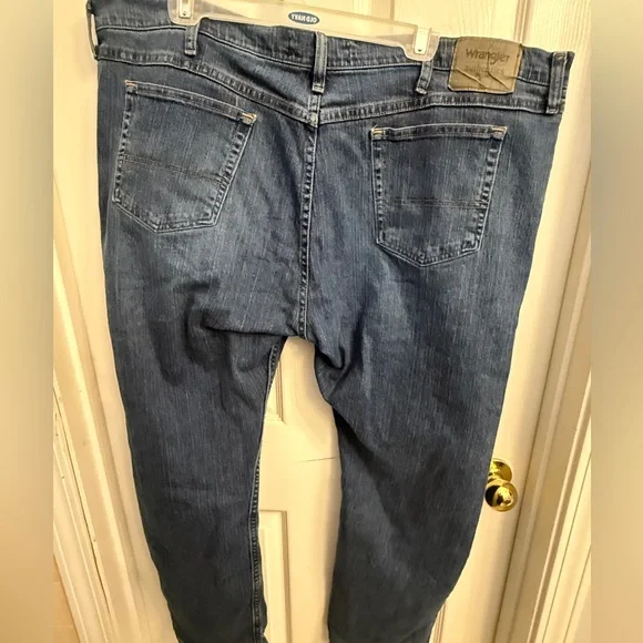 Men’s Wrangler Jeans Size 44x30 - Picture 2 of 5